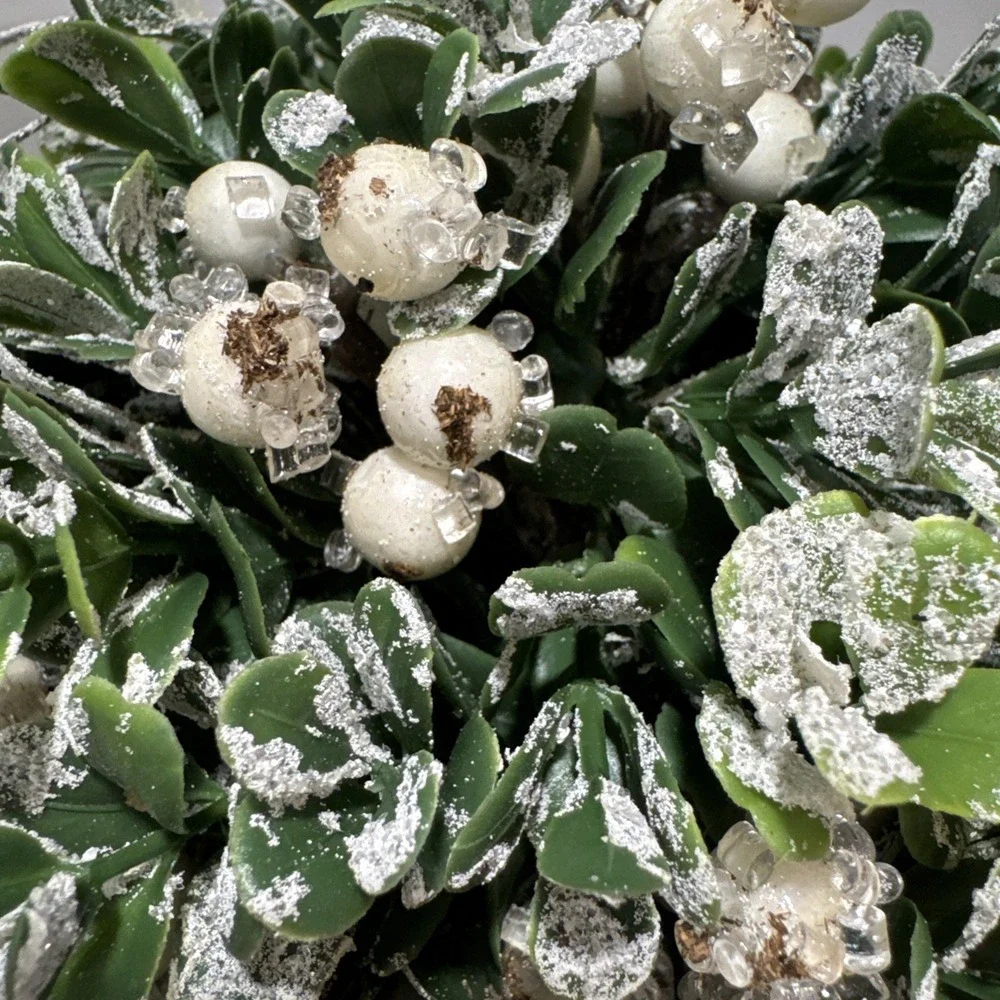 9in& 6in Snow Flocked Boxwood And White Berry Holiday Topiary Kissing Balls GWB4